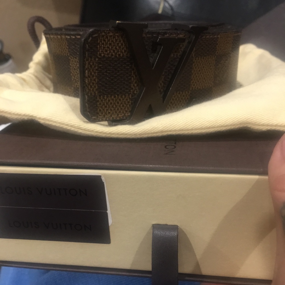 Authentic Men’s LV belt